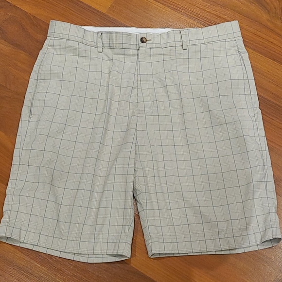 Men's Greg Norman golf shorts size 36 waist - Picture 1 of 5